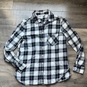 Old Navy Women's Black and White Plaid Button Down Shirt